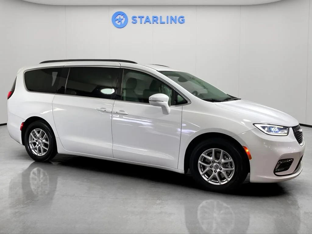 Used 2022 White Chrysler Touring L image 12