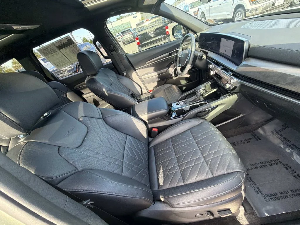 Used 2025 Green Kia SX X-Line image 31