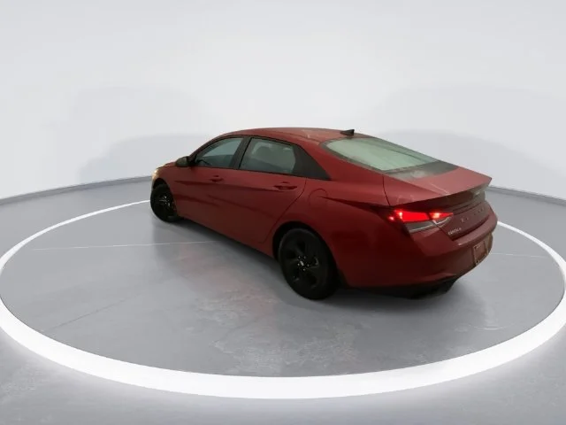 Used 2023 Red Hyundai SEL image 2