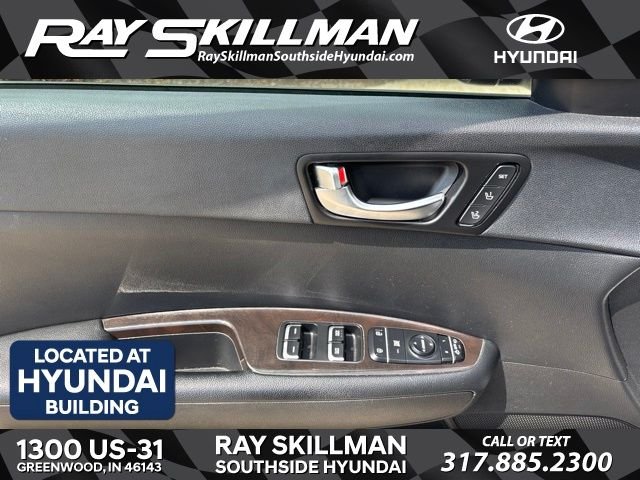 Used 2016 Black Kia EX image 14