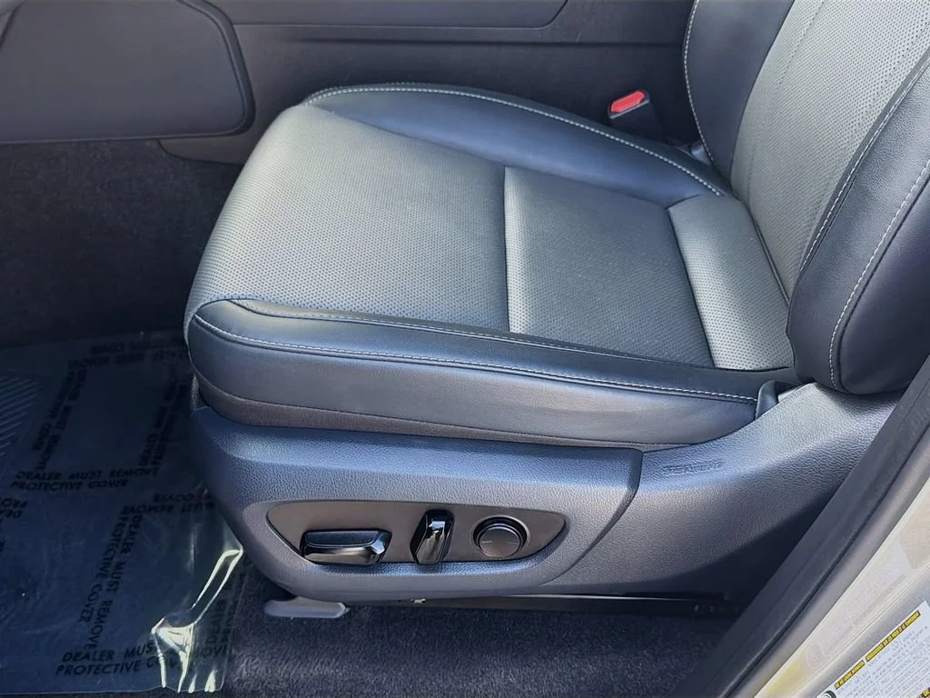 Certified Used 2024 Silver Lexus GX 550 Premium image 17