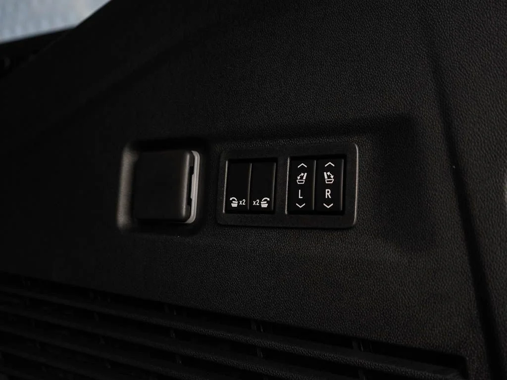 New 2026 Summit White GMC Elevation image 9