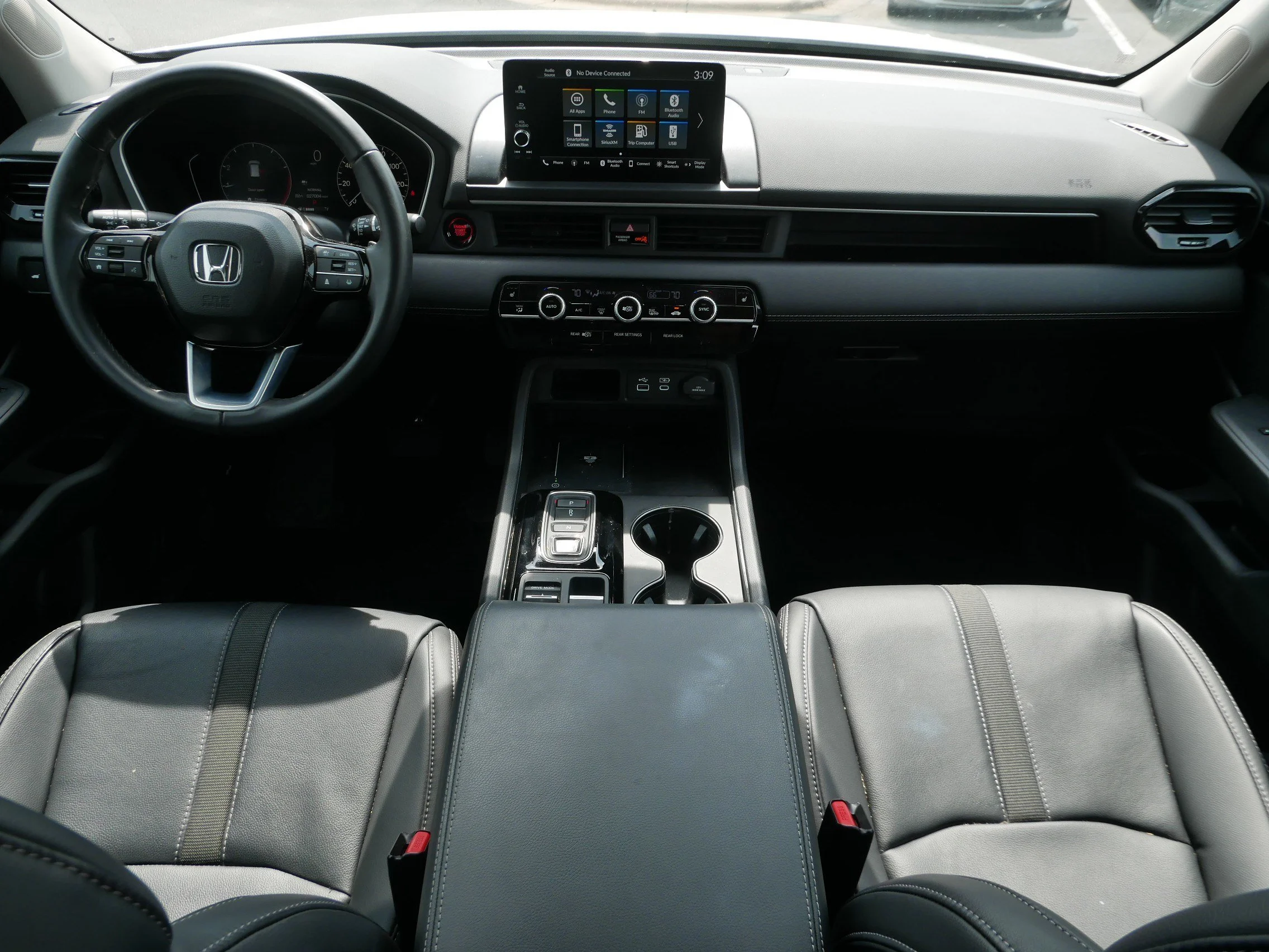 Used 2023 Platinum White Pearl Honda EX-L 8 Passenger image 10