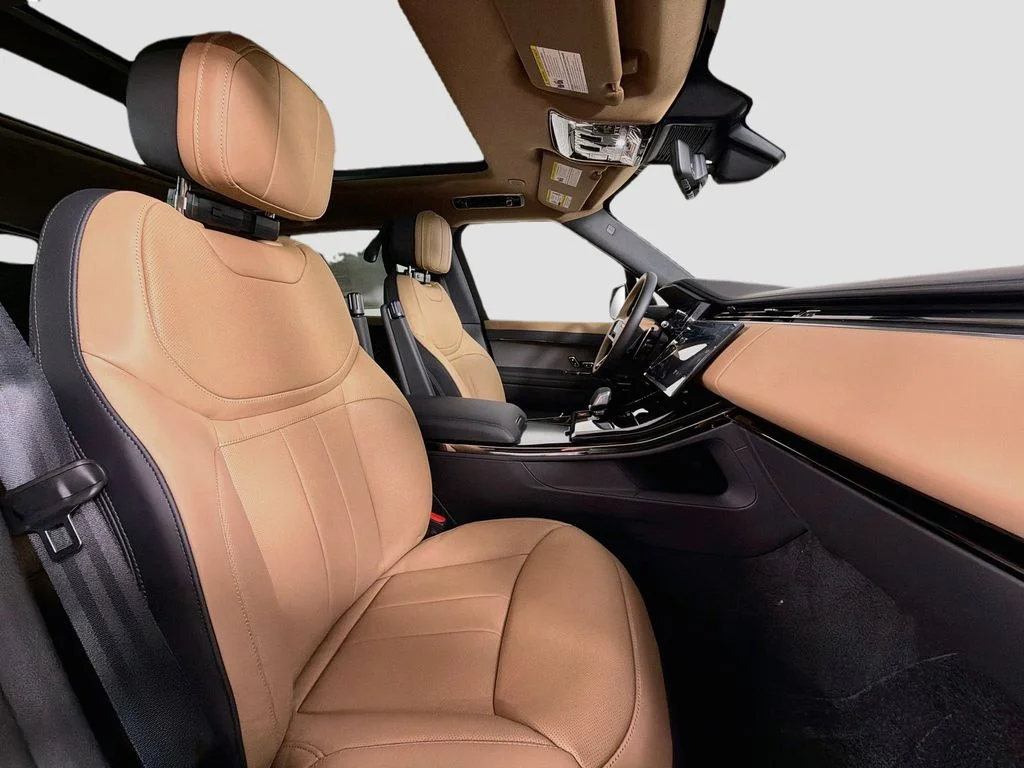 New 2026 Ostuni Pearl White Land Rover Dynamic SE image 30