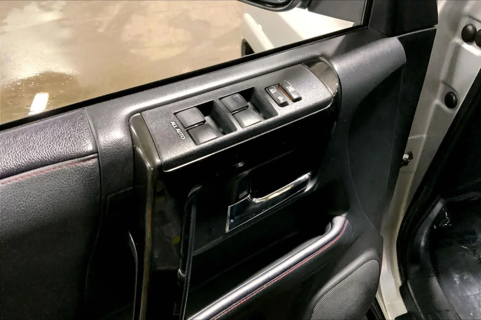 Used 2020 Classic Silver Metallic Toyota SR5 image 35