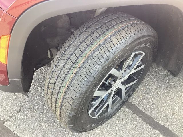 Certified Used 2023 Velvet Jeep Limited image 21