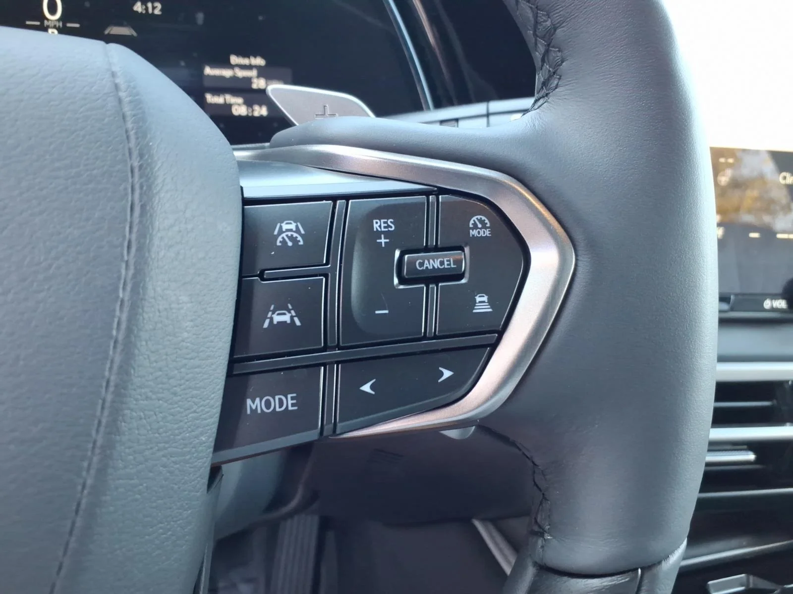 Used 2025 Nori Green Pearl Lexus Premium image 25