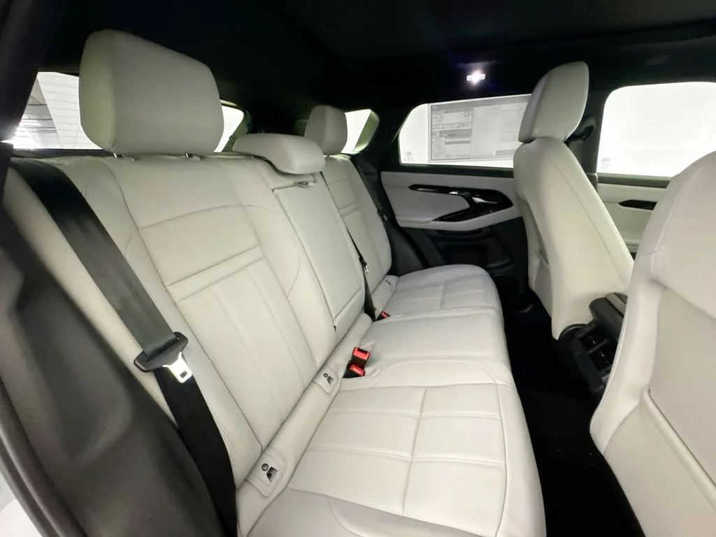 New 2026 Arroios Grey Land Rover Core S image 28