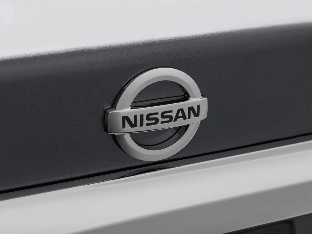 Used 2022 Gray Nissan Platinum image 59