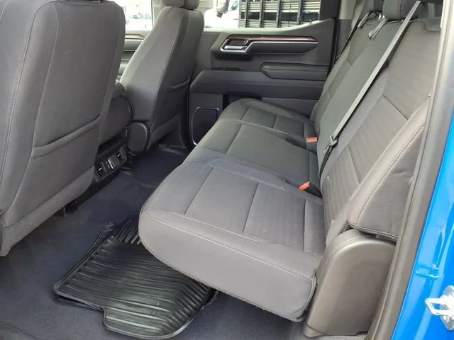 Used 2025 Riptide Blue Metallic Chevrolet LT image 9
