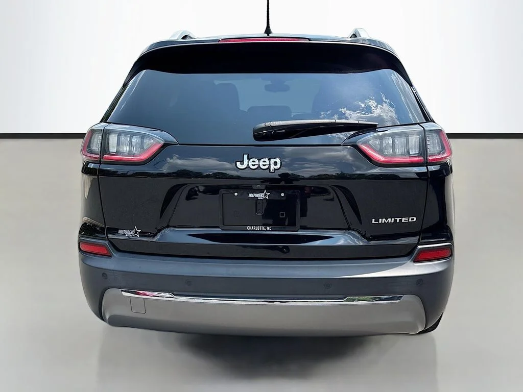 Used 2020 Diamond Black Jeep Limited image 6