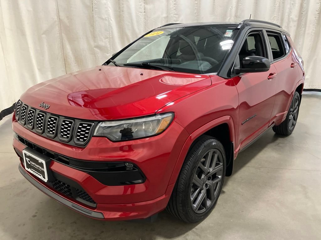 Used 2024 Red Hot Pearlcoat Jeep Limited image 23