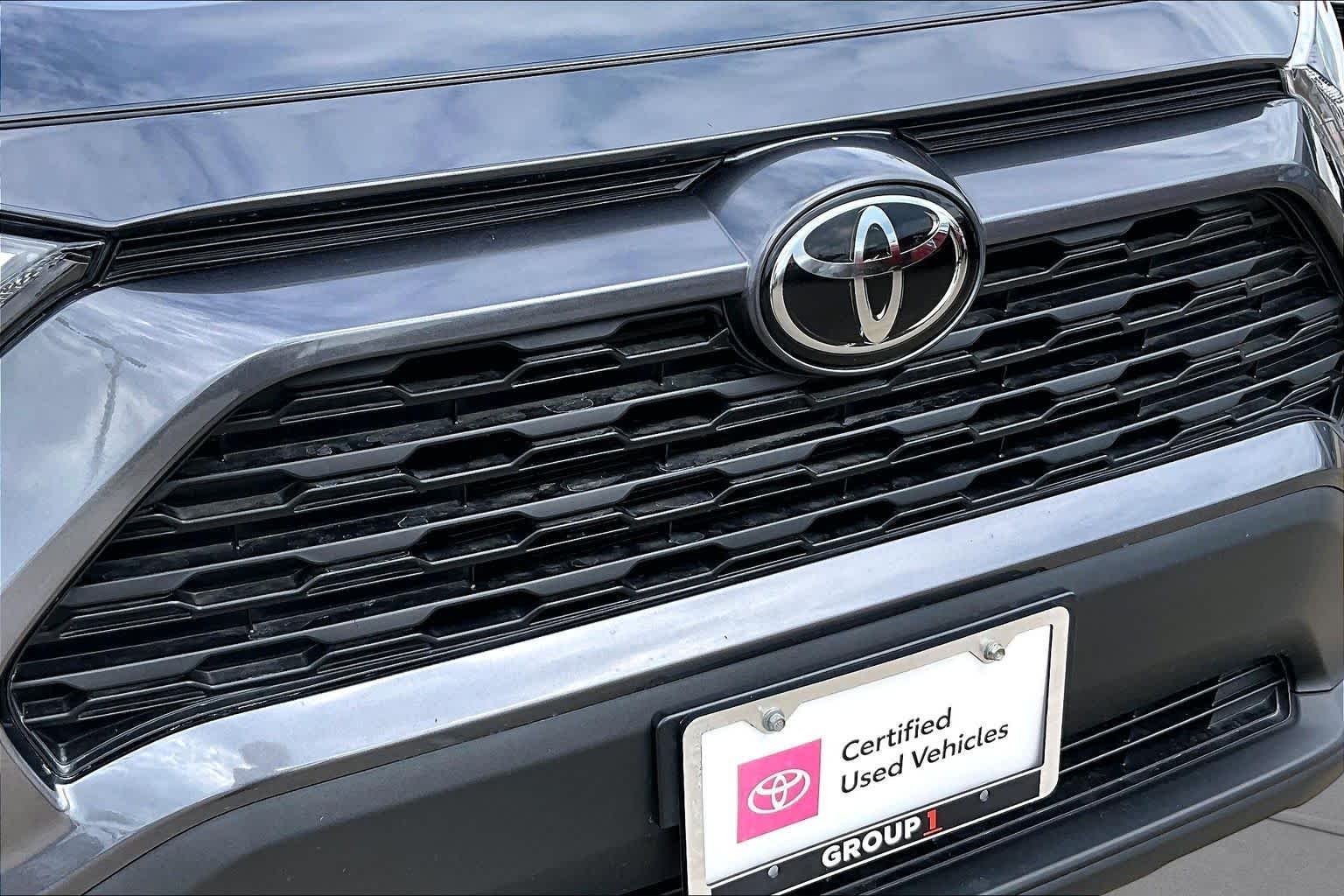 Used 2025 Magnetic Gray Metallic Toyota Hybrid XLE image 59