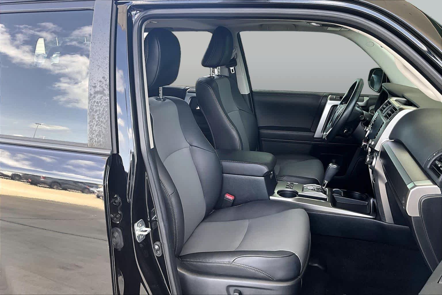 Used 2023 Midnight Black Metallic Toyota SR5 Premium image 9