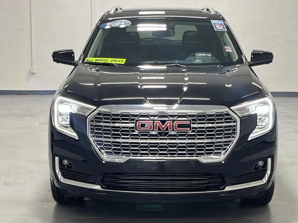 2024 GMC Terrain Denali - Photo 3