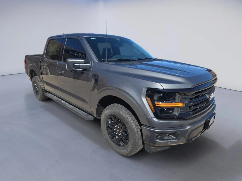 2026 Ford F-150 XLT - Photo 3