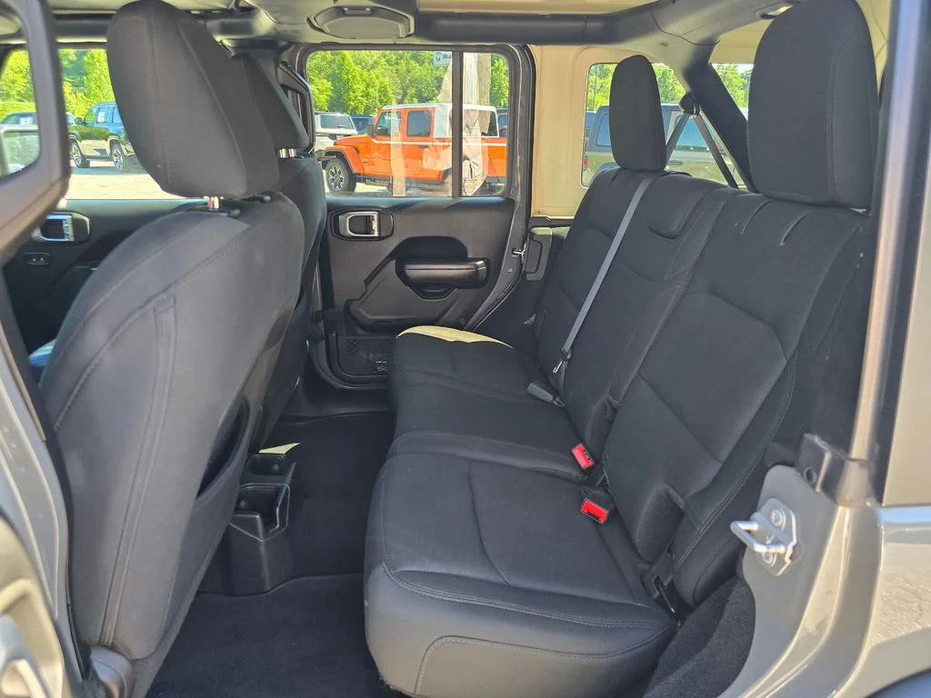 Used 2018 Gray Jeep Unlimited Sport S image 10