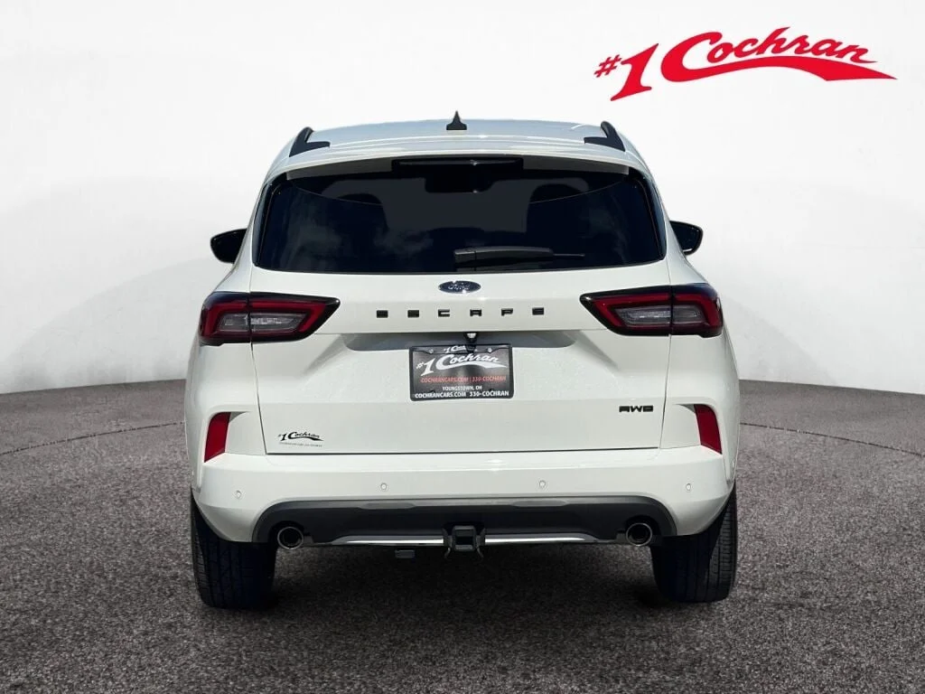 Used 2023 Star White Metallic Tri-Coat Ford ST-Line Elite image 26