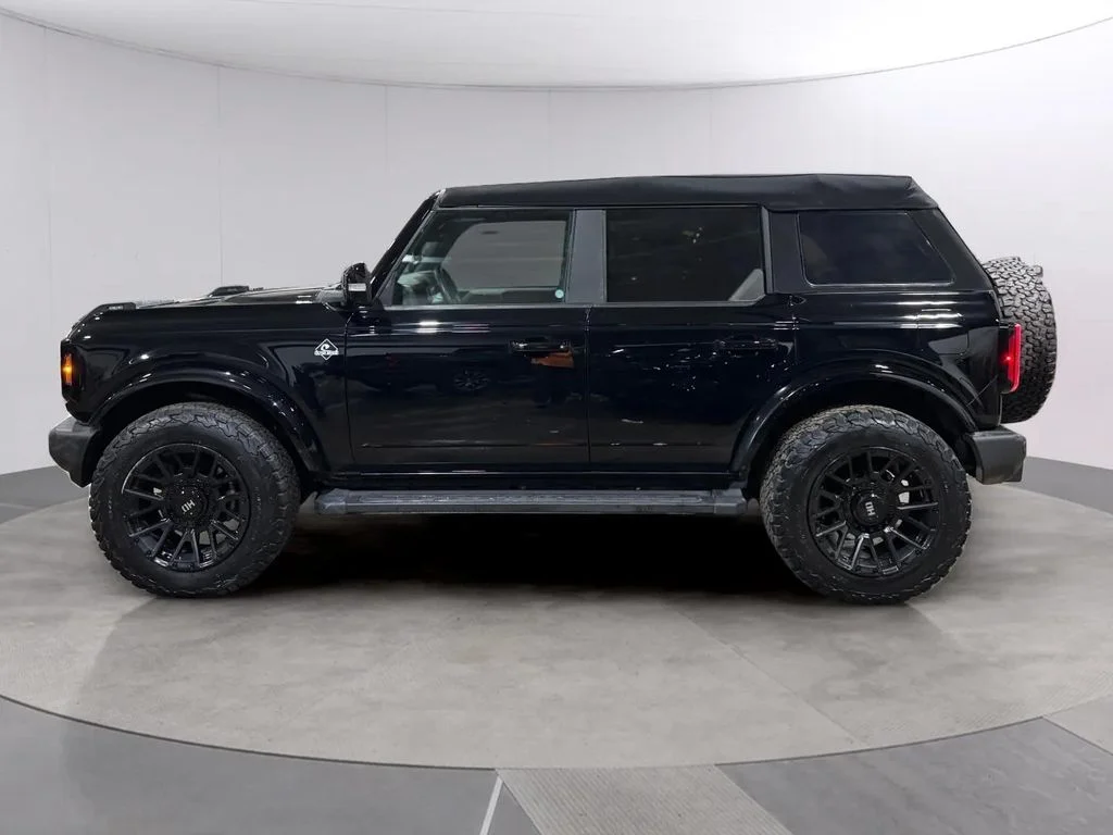 Used 2023 Shadow Black Ford Outer Banks image 7