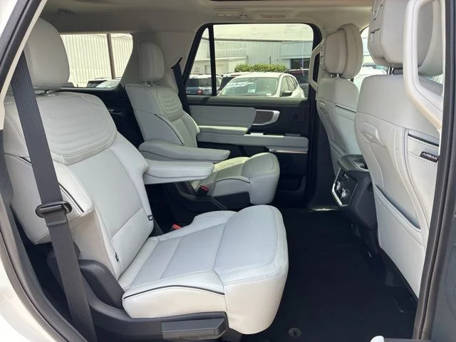 New 2026 Star White Metallic Tri-Coat Ford Platinum® image 36