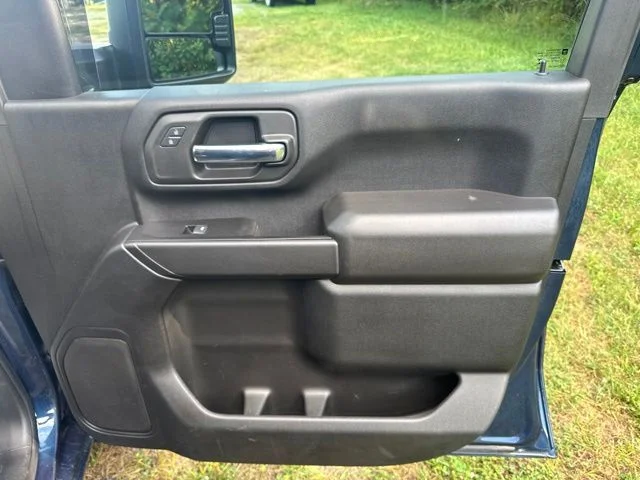 Used 2022 Blue Chevrolet Custom image 30