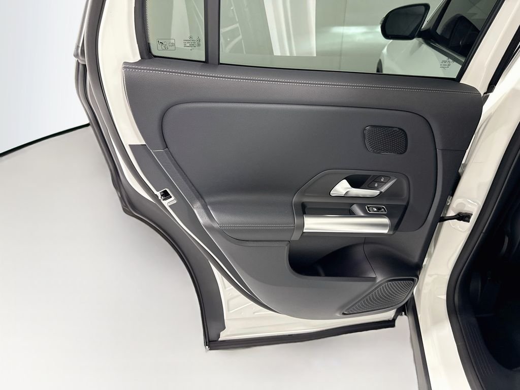 New 2026 Polar White Mercedes-Benz GLA 250 image 26