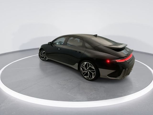Used 2024 Black Hyundai SEL image 4