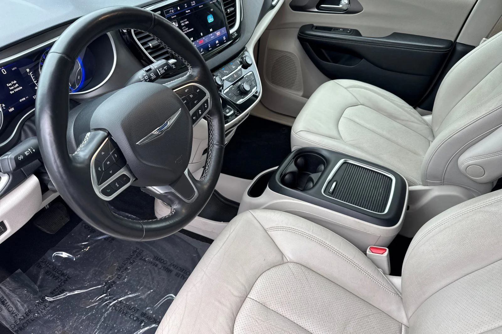 Used 2021 White Chrysler Touring L image 10