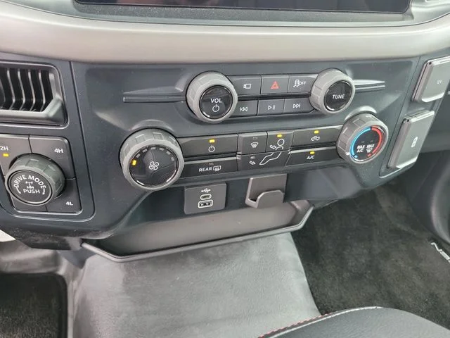New 2025 Atlas Blue Metallic Ford XL image 24