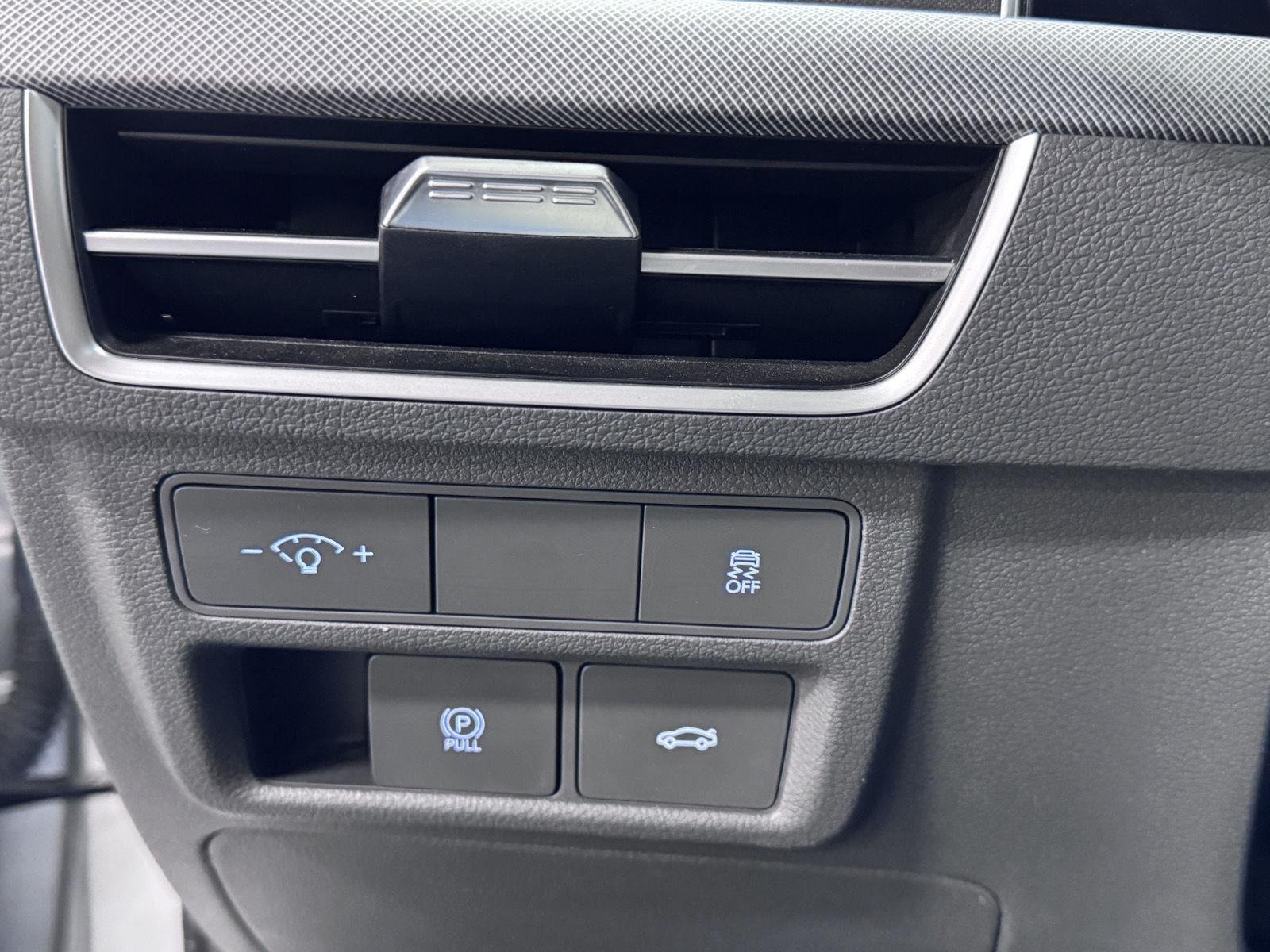 2025 Hyundai Sonata SEL - Photo 26