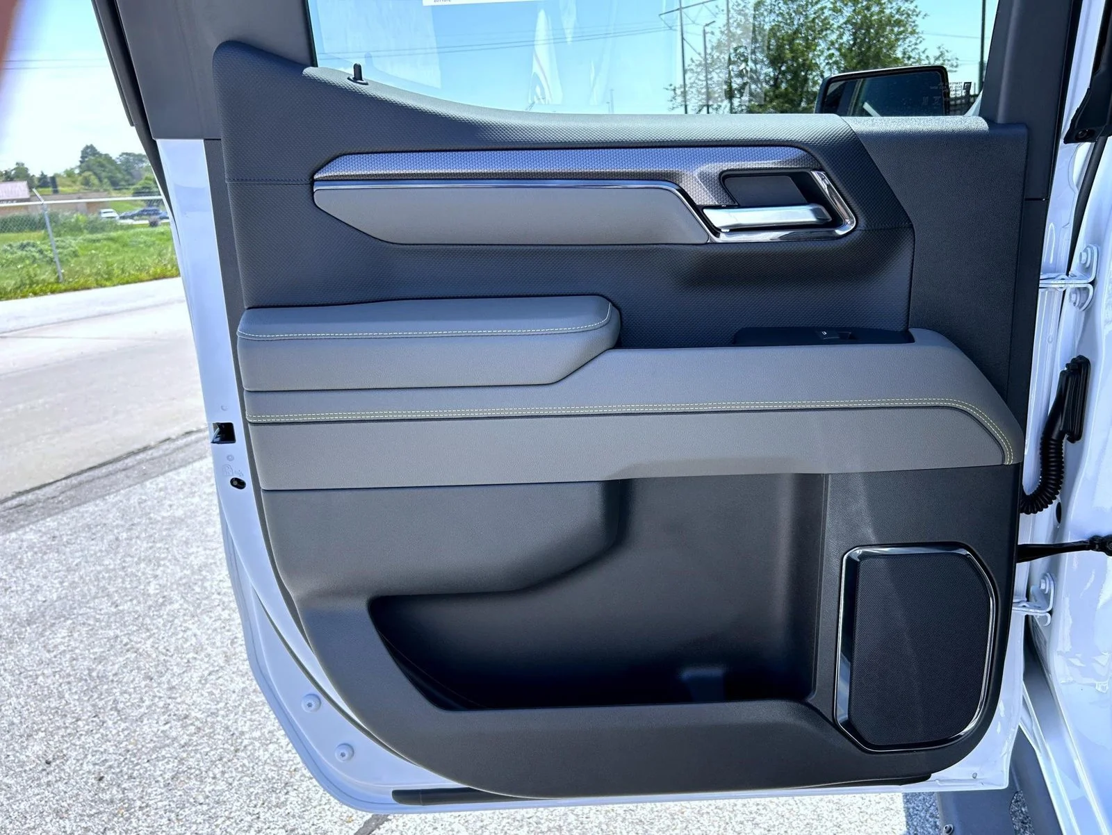 New 2026 Summit White Chevrolet ZR2 image 17
