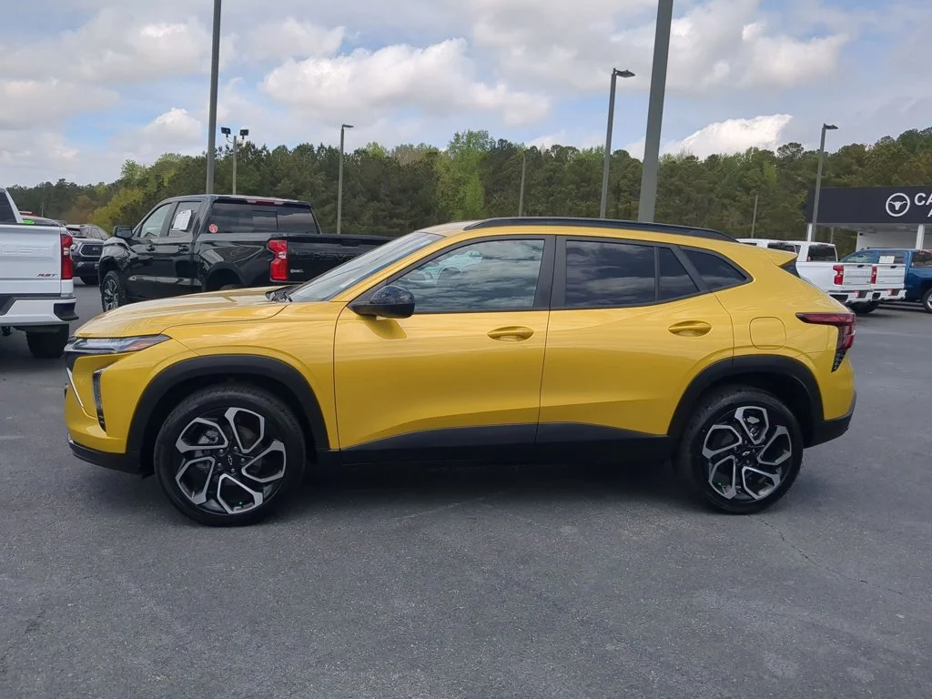 Used 2025 Nitro Yellow Metallic Chevrolet 2RS image 8