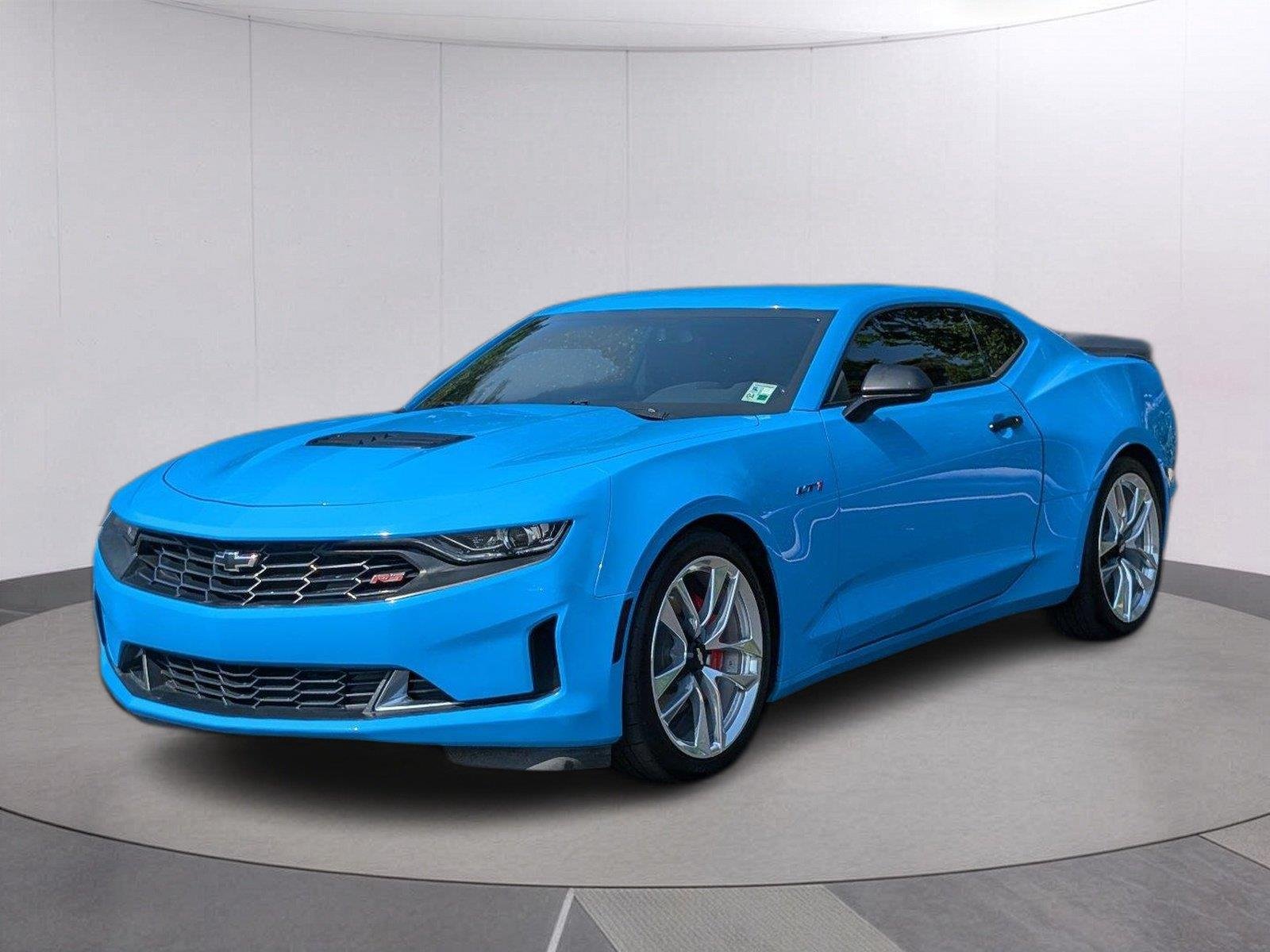 Used 2022 Rapid Blue Chevrolet LT1 image 1