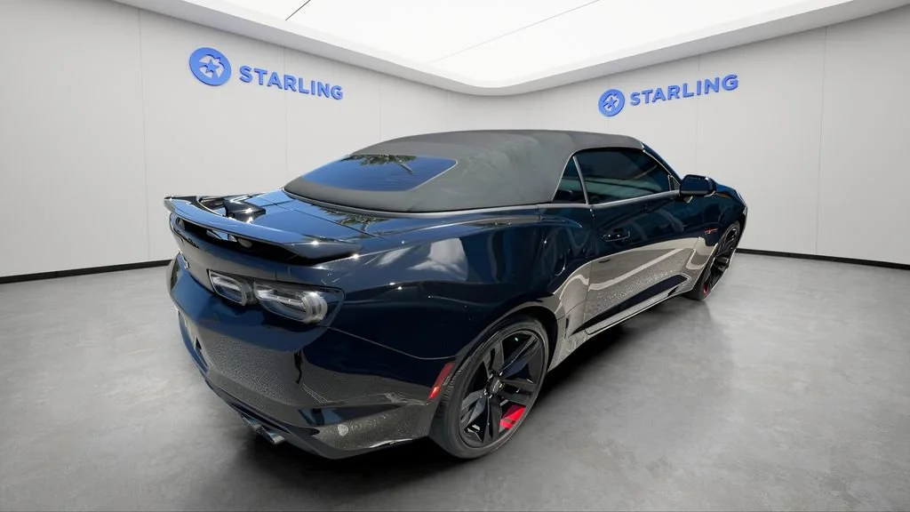 Used 2022 Black Chevrolet 2LT image 4