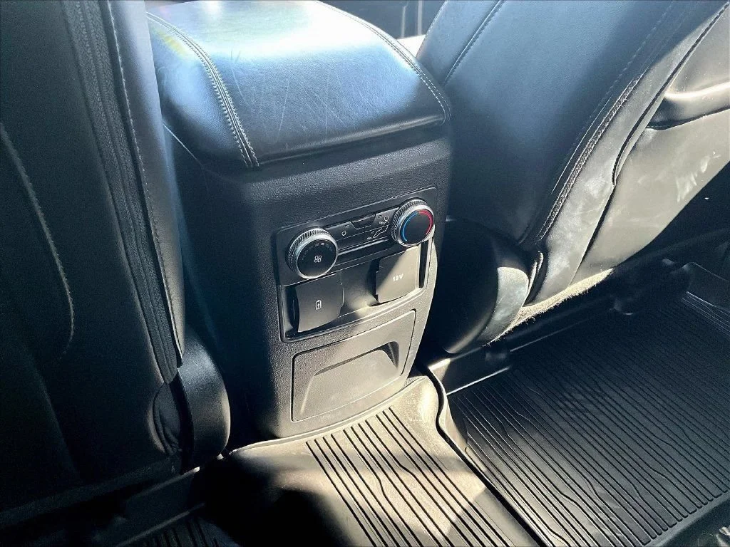 Used 2023 White Metallic Ford XLT image 12