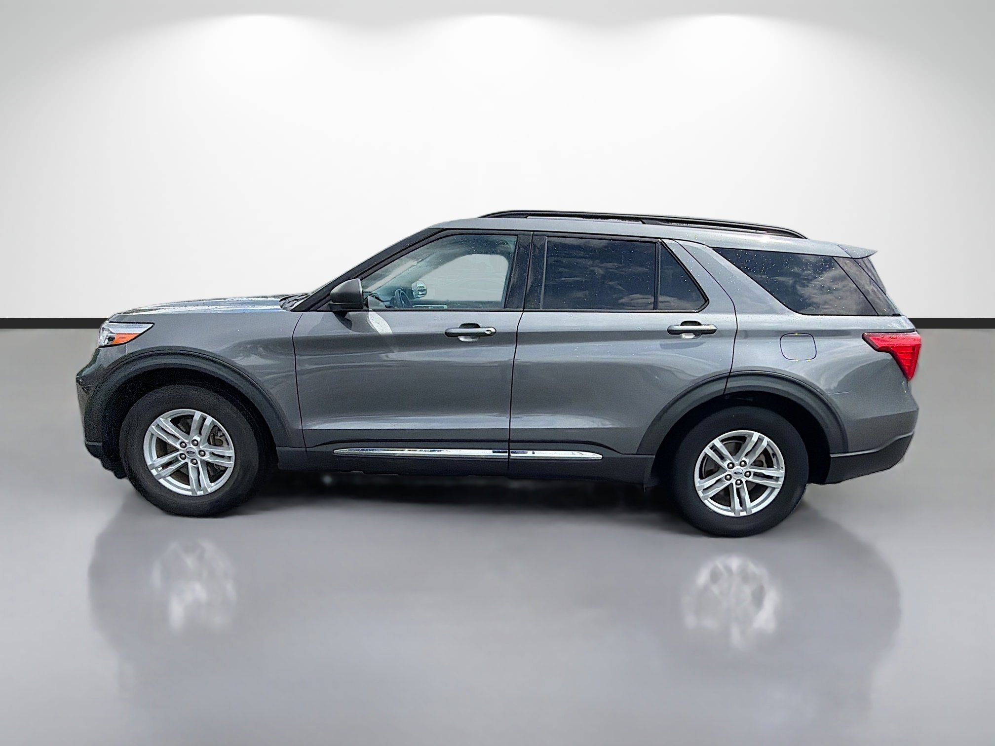 Used 2021 Gray Metallic Ford XLT image 6