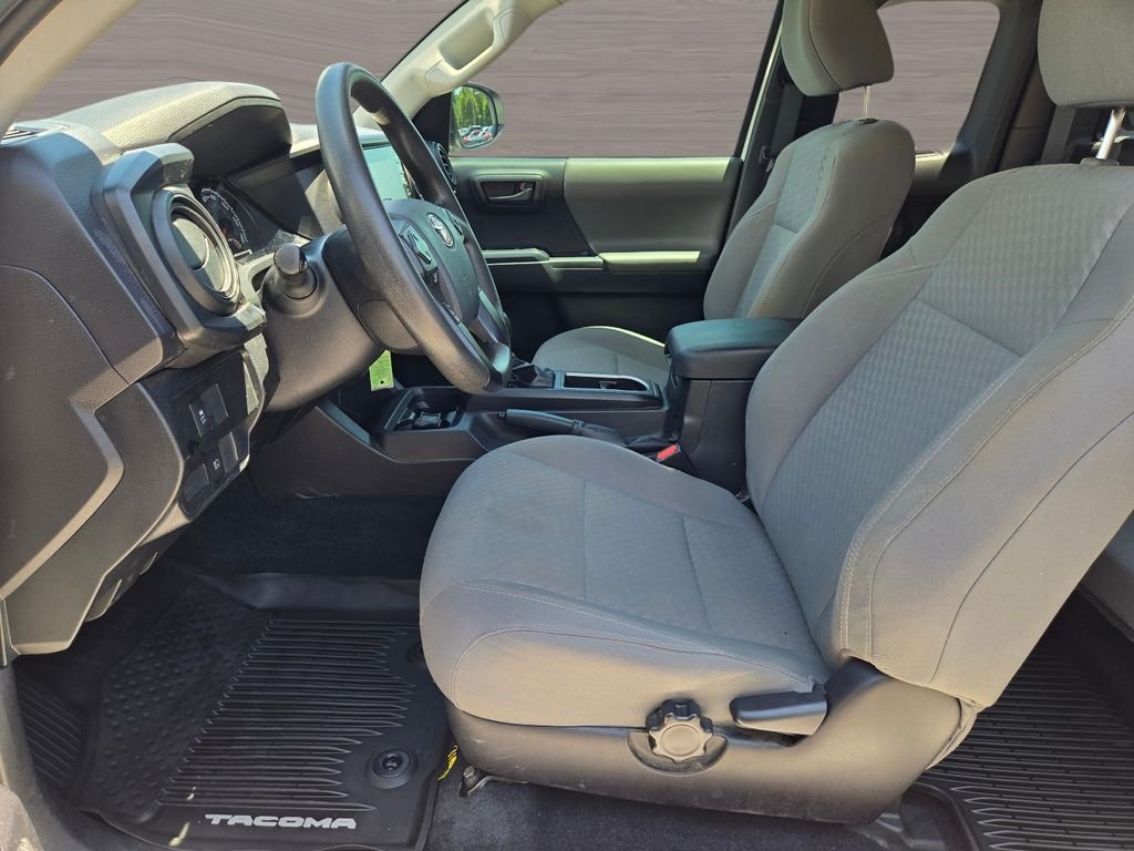 Used 2020 White Toyota SR image 17