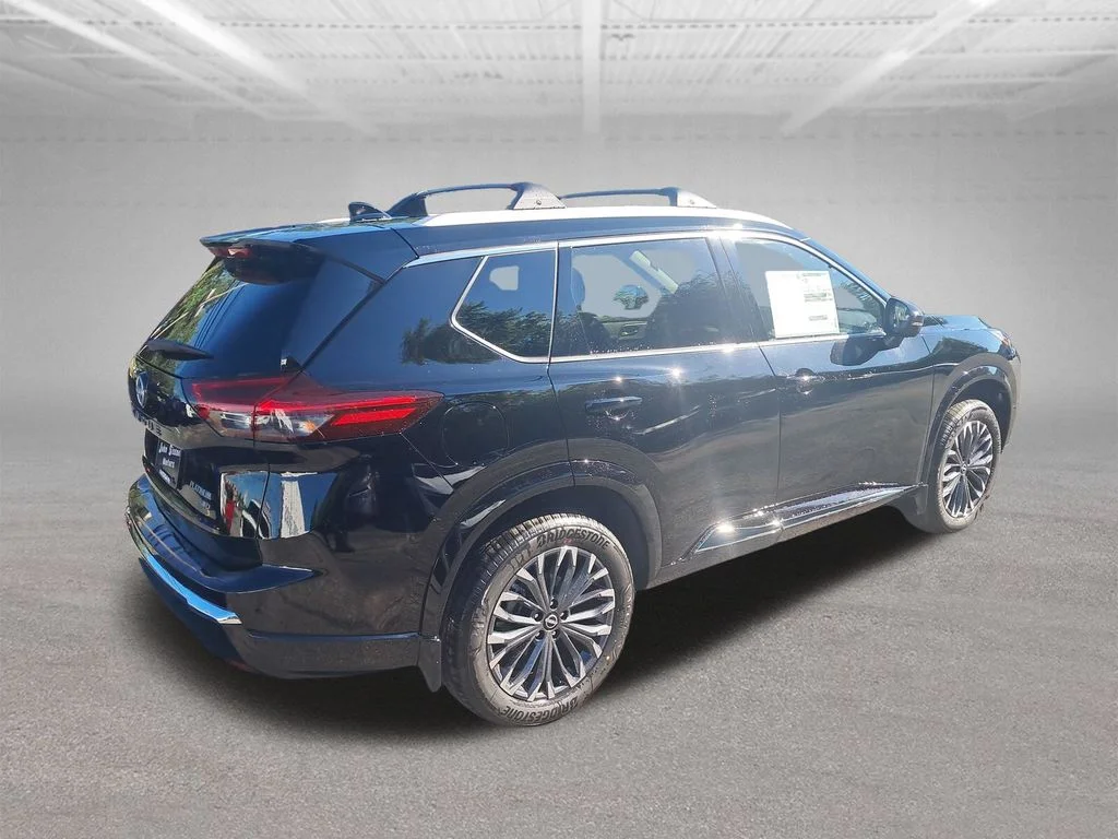 New 2026 Black Nissan Platinum image 5