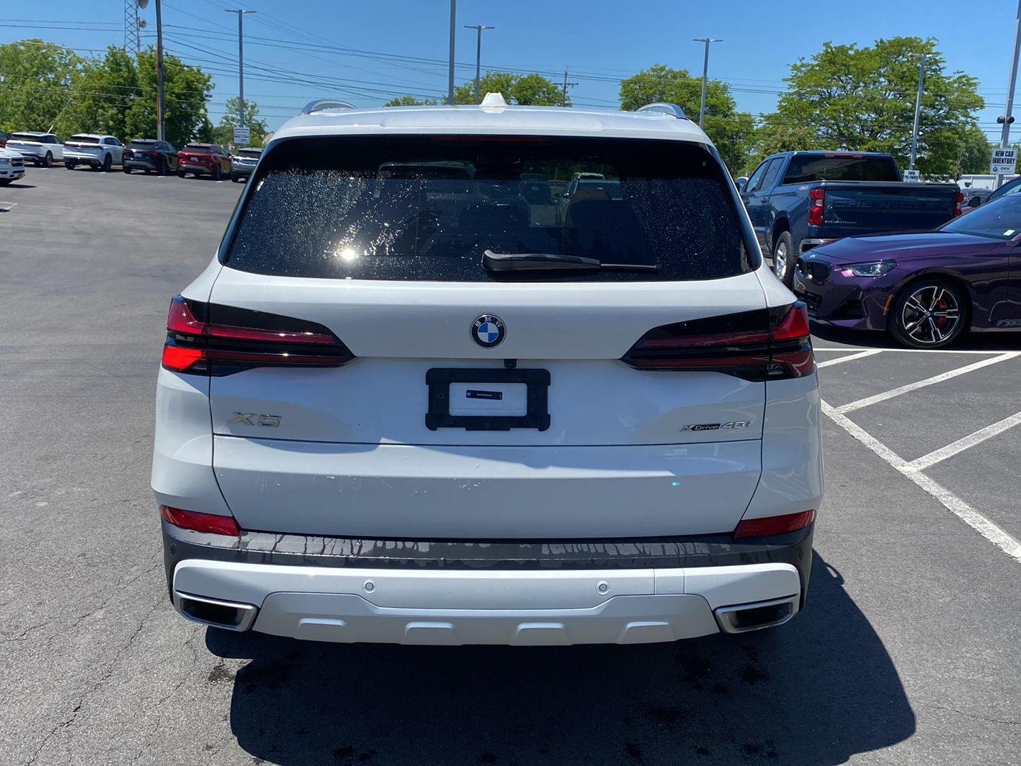 Certified Used 2024 Mineral White Metallic BMW xDrive40i image 3