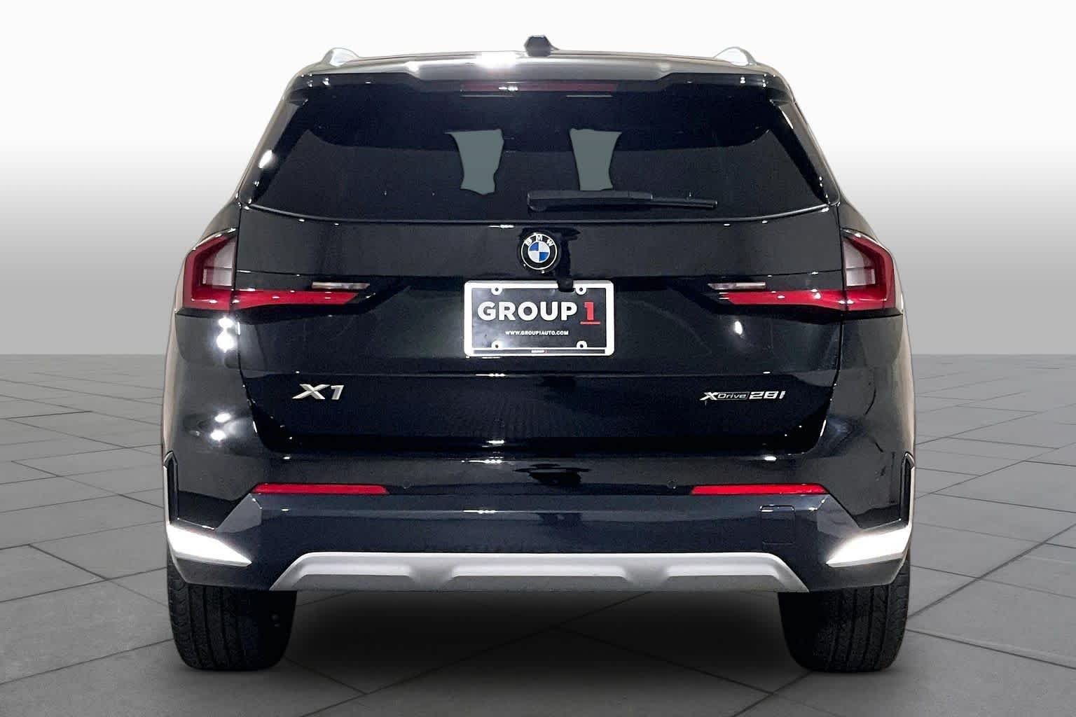 Used 2023 Jet Black BMW xDrive28i image 4