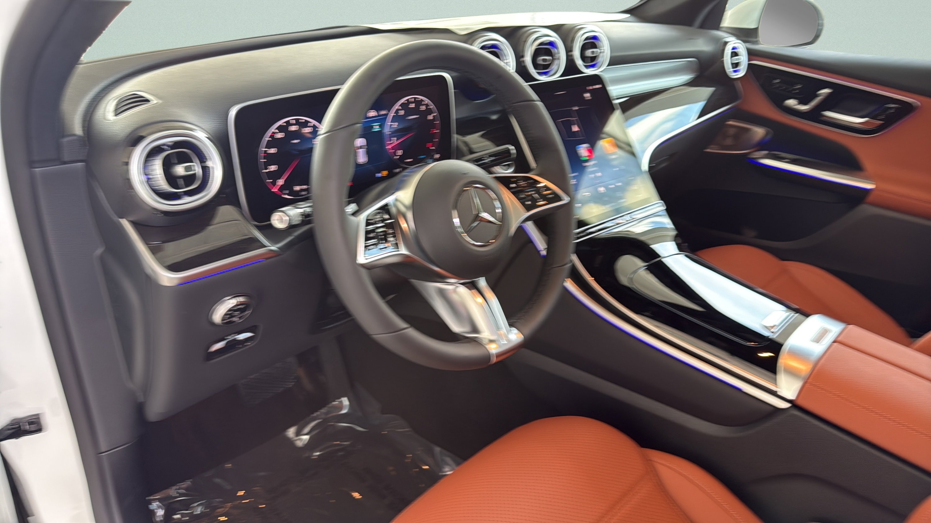 New 2026 Polar White Mercedes-Benz GLC 300 image 12