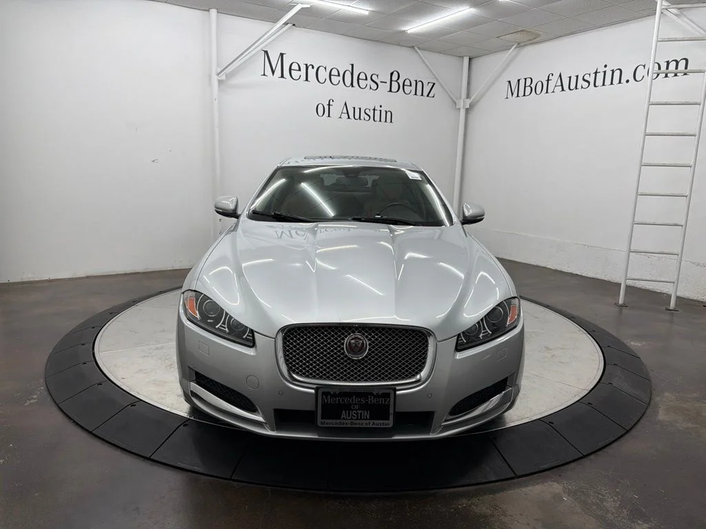 Used 2015  Jaguar 2.0T Premium image 2