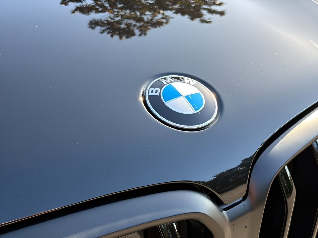 New 2027 Black Sapphire Metallic BMW xDrive40i image 30