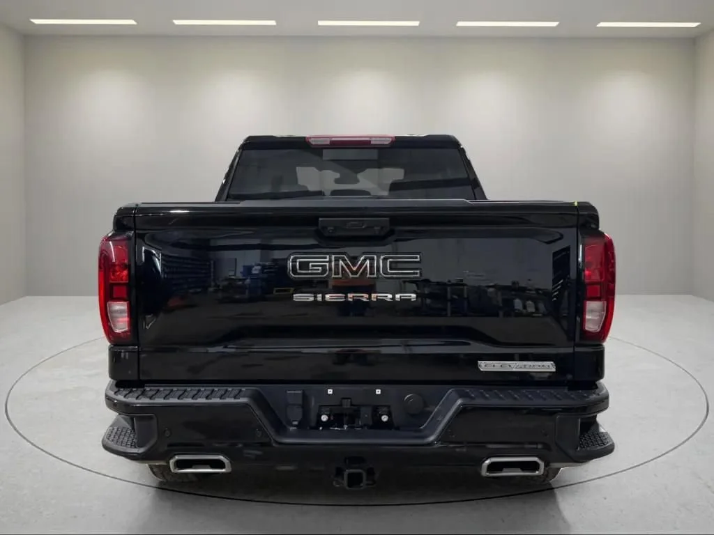Used 2024 Onyx Black GMC Elevation image 5