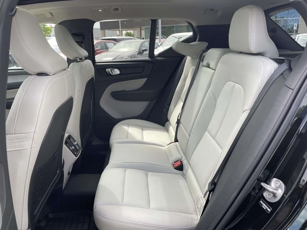 New 2026 Onyx Black Volvo Plus image 3