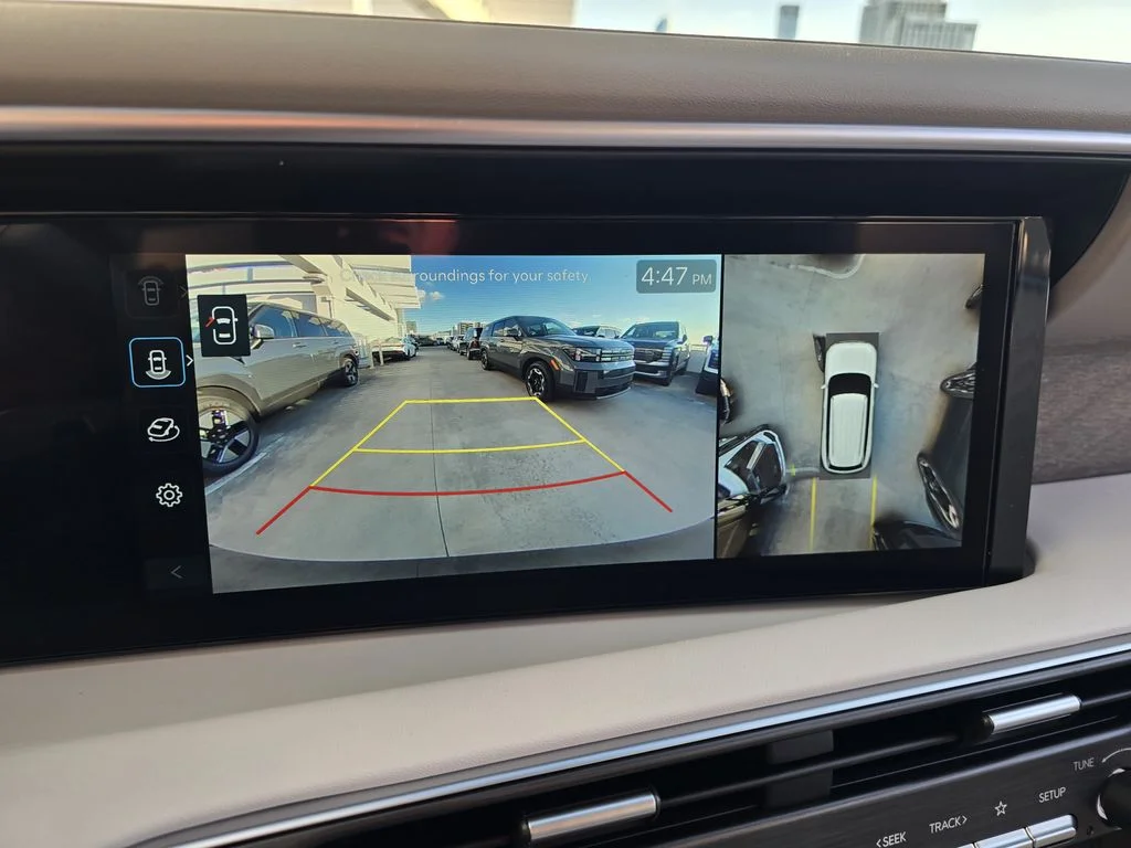 New 2026 White Hyundai SEL Premium image 25