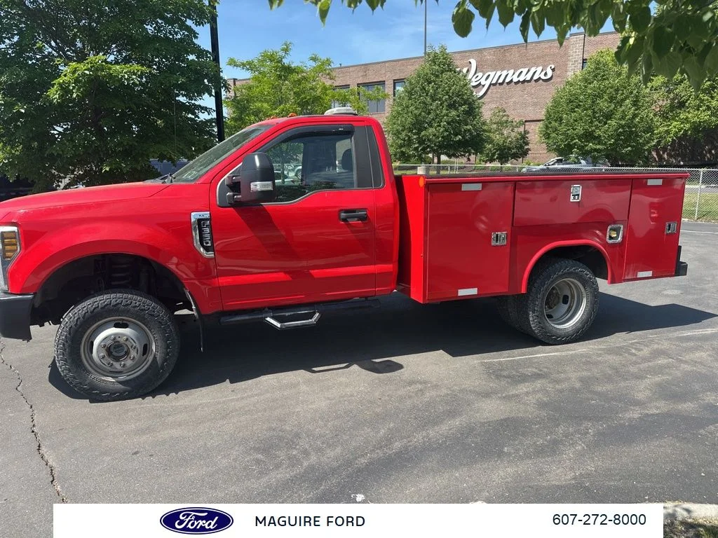 Used 2019 Red Ford XL image 9
