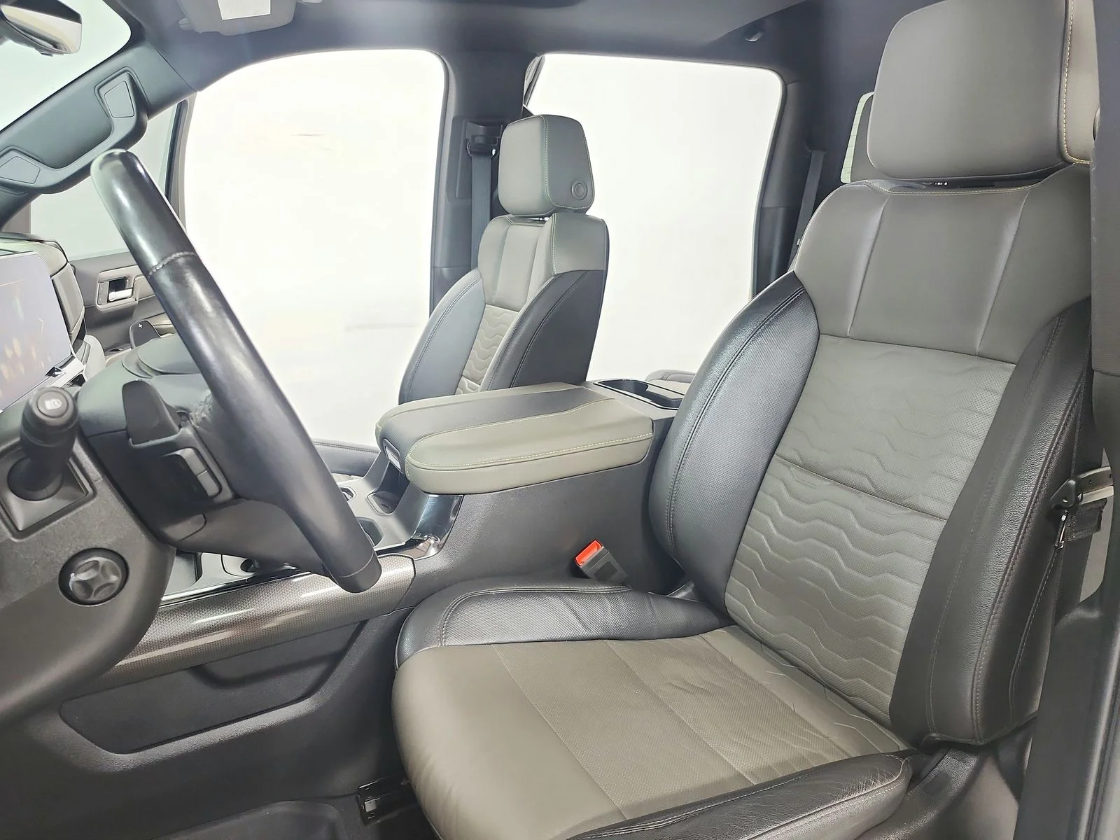Used 2023  Chevrolet ZR2 image 19