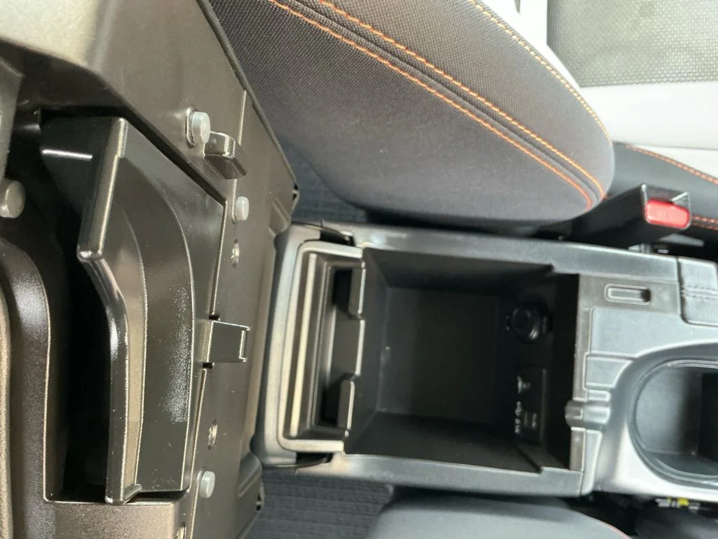 Used 2019 White Subaru 2.0i Premium image 27