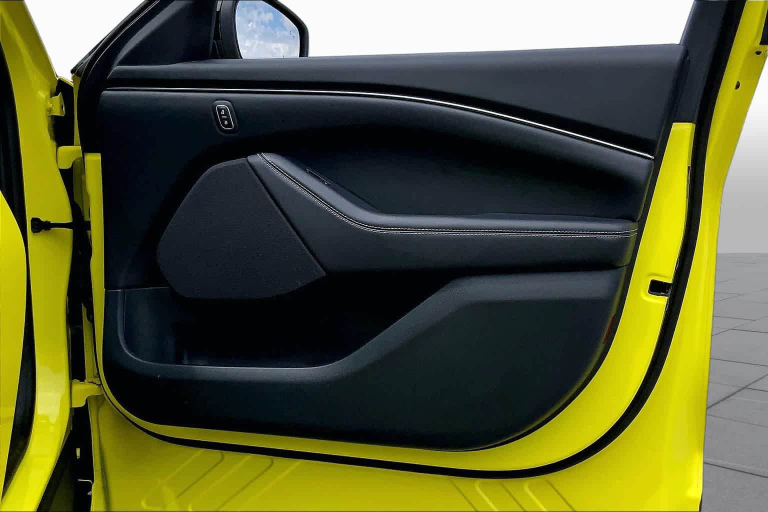 Used 2025 Grabber Yellow Ford Select image 21